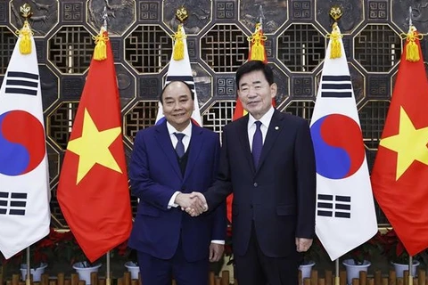 Presidente vietnamita se reúne con titular de Asamblea Nacional de Corea del Sur