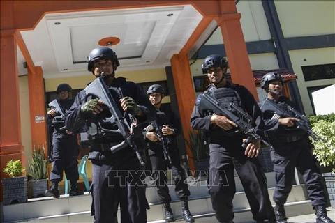 Tres heridos en atentado con bomba en comisaría de Indonesia 