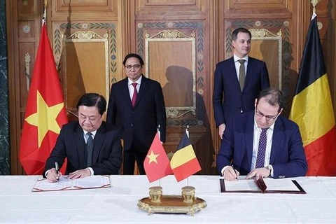 Primer ministro vietnamita sostiene conversaciones con su homólogo belga