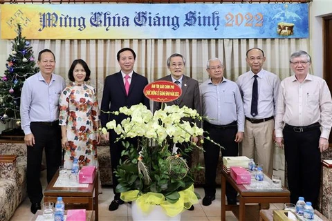  Felicitan a comunidad religiosa en Ciudad Ho Chi Minh por Navidad