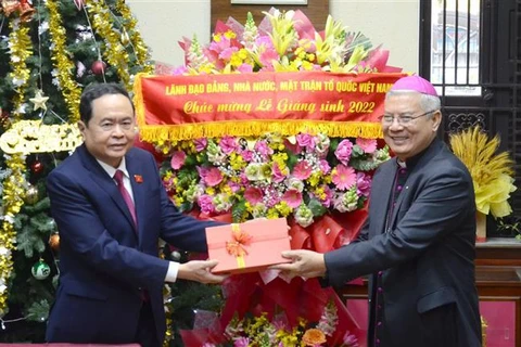 Funcionario vietnamita felicita a comunidad religiosa por Navidad