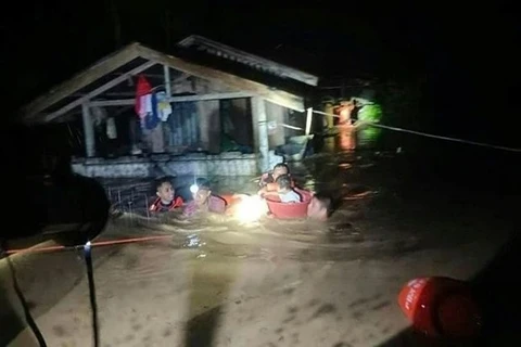 Filipinas evacua decenas de miles de personas por inundaciones