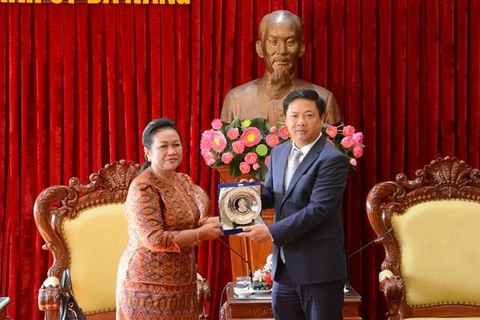 Promueven reapertura de rutas aéreas directas entre Da Nang y Camboya