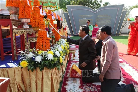 Rinden homenaje a mártires de alianza de combate Laos-Vietnam