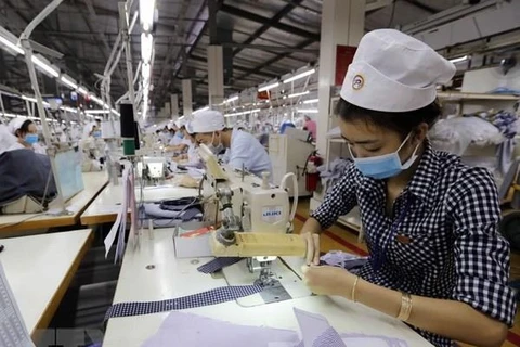 Más de 200 mil empresas se establecen en Vietnam y reanudan sus operaciones en 2022