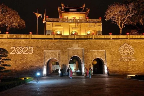 Abren tour nocturno a ciudadela imperial de Thang Long para extranjeros