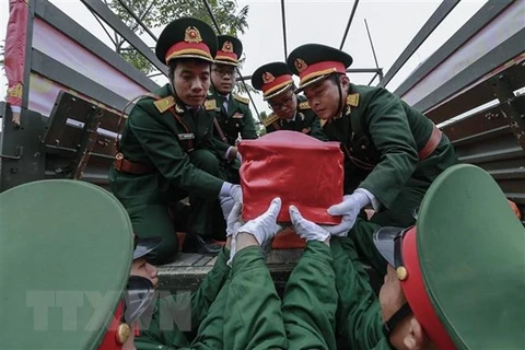 Realizan homenaje póstumo a soldados vietnamitas caídos en Camboya 