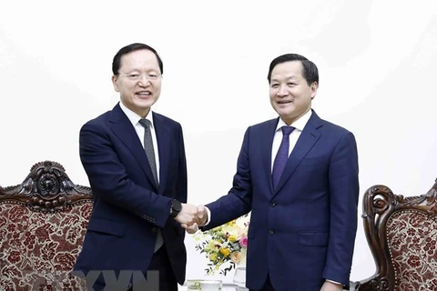 Vicepremier sugirió a Samsung a ampliar su inversión en Vietnam