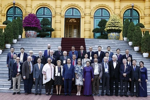 Presidente recibe a invitados internacionales por el 50 aniversario del Acuerdo de París