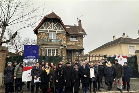 Celebran 50º aniversario de Acuerdos de Paz de París en ciudad francesa