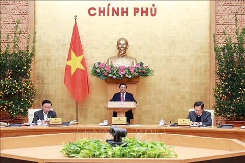 Premier vietnamita aboga por mejores resultados socioeconómicos en 2023