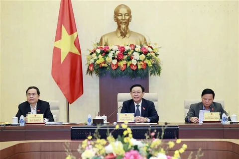 Instan a monitorear a menudo situación macroeconómica de Vietnam