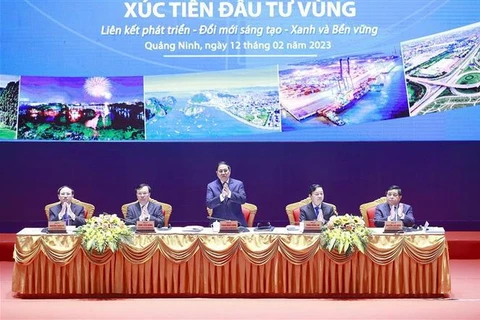  Premier vietnamita insta a impulsar papel del desarrollo de delta del río Rojo 