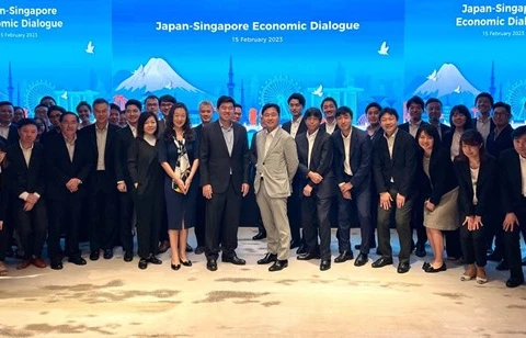 Japón y Singapur celebran primer diálogo económico