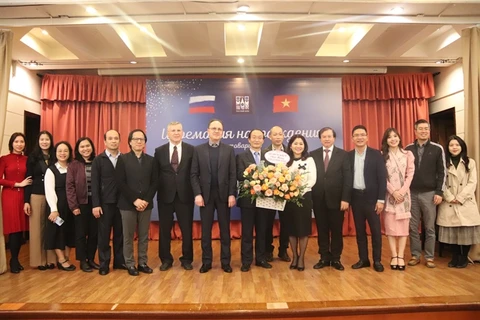 Confiere Rusia insignia “Por la amistad y la cooperación” a exfuncionario vietnamita