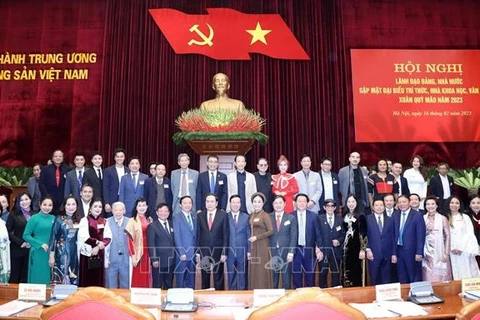 Vietnam por crear motivación para intelectuales y artistas 
