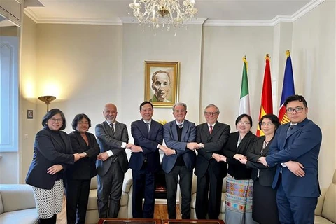 Vietnam contribuye a promover cooperación ASEAN-Italia 