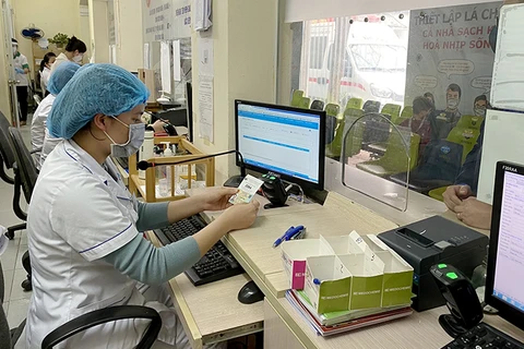 Casi 11,8 millones de vietnamitas utilizan identificación ciudadana con chip para tratamiento médico