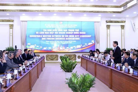 Ciudad Ho Chi Minh trabaja por crear condiciones más favorables a empresas extranjeras