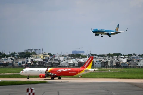 Retrasan reanudación de vuelos a China hasta finales de abril