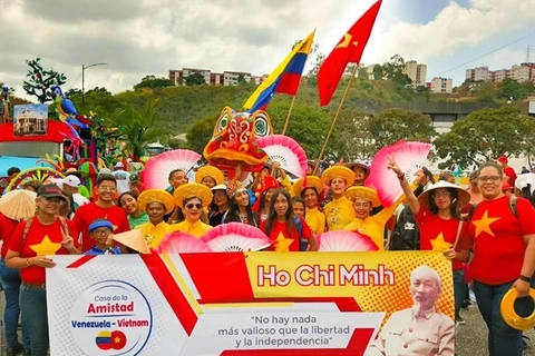 Vietnam participa en carnaval en Venezuela