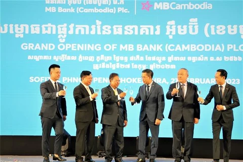 Banco Militar de Vietnam abre institución comercial en Camboya