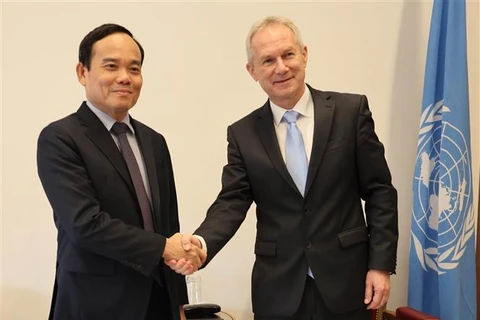 Vicepremier vietnamita se reúne con dirigentes de países y organizaciones internacionales