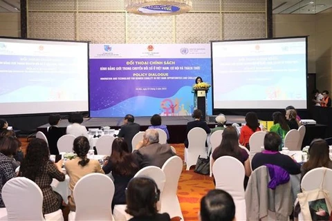 Dialogan sobre igualdad de género en transformación digital en Vietnam