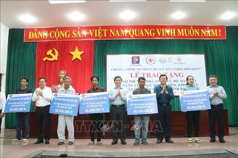 Empresas apoyan a pescadores vietnamitas a través de Cruz Roja
