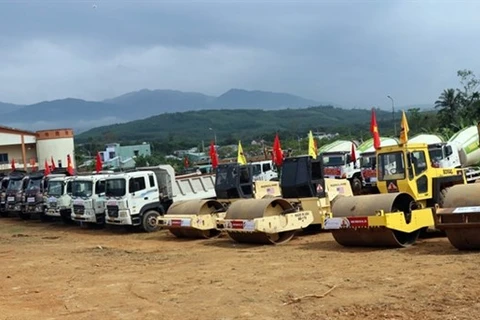 Anuncian proyecto de remodelar ruta entre Quang Nam y localidades de países vecinos