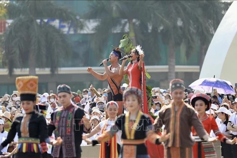 Festival callejero de Buon Ma Thuot atrae a numerosos visitantes