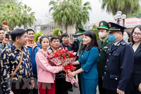 Puerta fronteriza entre Vietnam y China reabre para turistas en grupo 