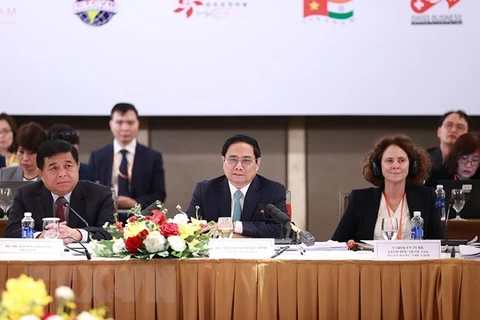 Reafirman máximo apoyo de Gobierno vietnamita a comunidad empresarial