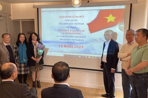 Presentan Club de amantes del mar e islas de Vietnam en Francia