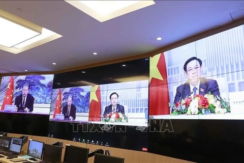 Máximos dirigentes legislativos vietnamitas y chinos sostienen conversaciones en línea
