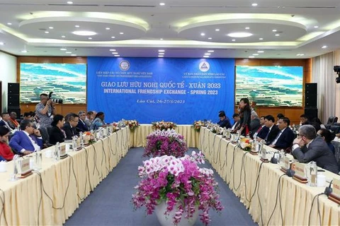 Celebran intercambio de amistad internacional en Vietnam 