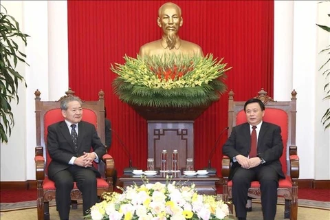 Partidos Comunistas de Vietnam y Japón intercambian experiencias en consolidación de sus filas