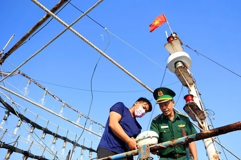 Supervisión estrecha de equipos de monitoreo de cruceros para luchar contra pesca ilegal