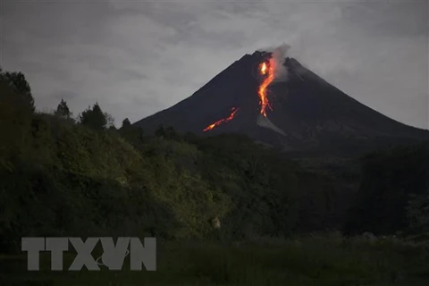 Indonesia: Volcán Anak Krakatoa entra en erupción