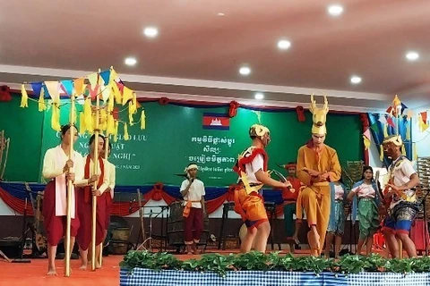 Efectúan en Camboya intercambio cultural con localidad vietnamita