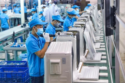 Mercado laboral vietnamita continúa recuperándose 