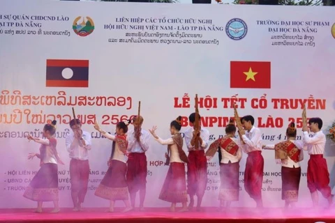 Celebran en ciudad vietnamita de Da Nang fiesta tradicional Bunpimay de Laos