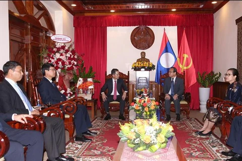 Felicitan a diplomáticos de Laos en urbe vietnamita con motivo de Bunpimay