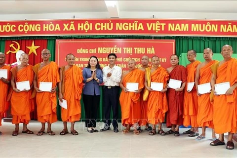 Felicitan a pueblo Khmer en localidad vietnamita por su fiesta Chol Chnam Thmay
