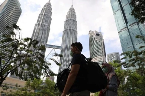 Más malasios preocupados por la estabilidad laboral