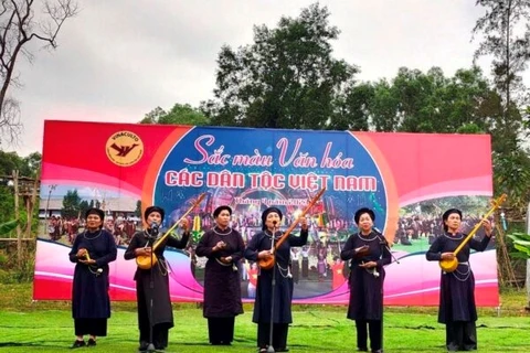 La Aldea de Cultura y Turismo de las Etnias de Vietnam muestra la cultura única de grupos étnicos