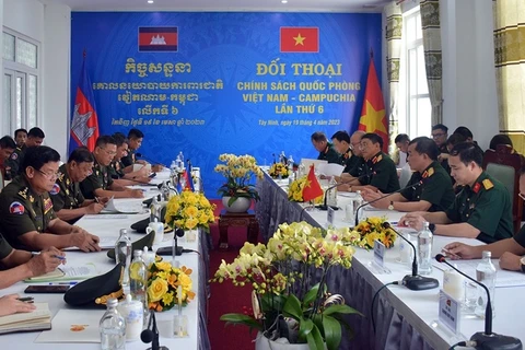 Vietnam y Camboya estrechan nexos en defensa