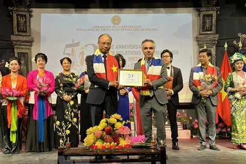 Conmemoran en París 50 años de relaciones diplomáticas Vietnam- Francia