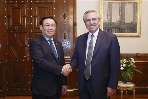 Titular parlamentario vietnamita se reúne con presidente argentino