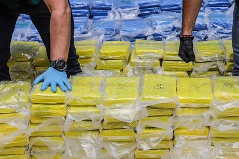 Policía de Laos incauta 400 ladrillos de heroína
